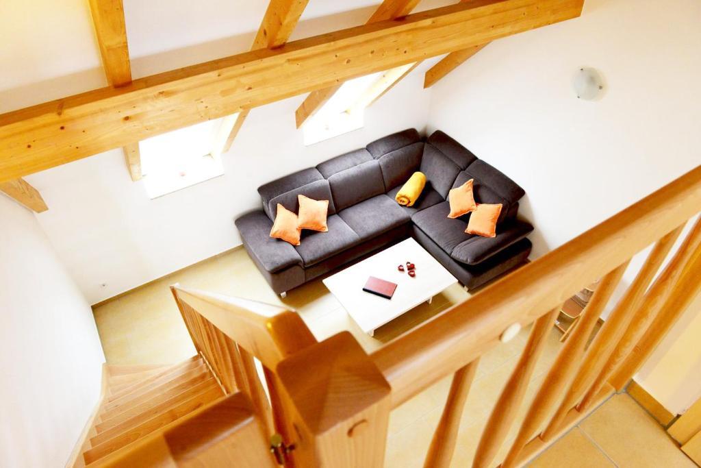 Weißenbergフェリエンヴォヌンゲン ヴェイヒャー ホフアパートメント 部屋 写真